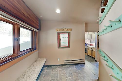 Apartamento Mountain Retreat With Serene Balcony Condo