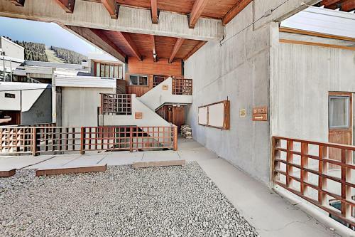 Apartamento Mountain Retreat With Serene Balcony Condo