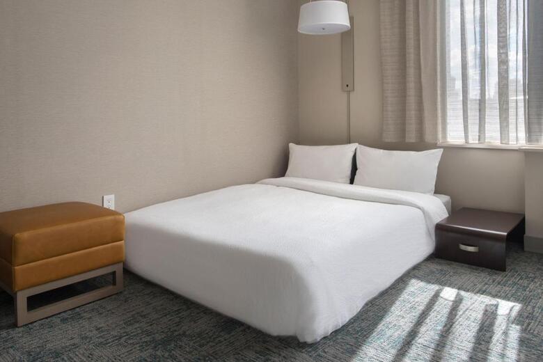 Hotel Towneplace Suites By Marriott New York Brooklyn