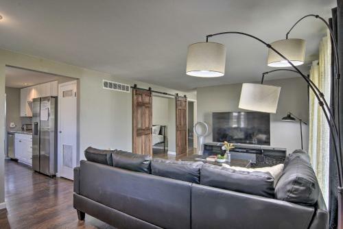 Renovated Buffalo Home With Screened-in Patio!