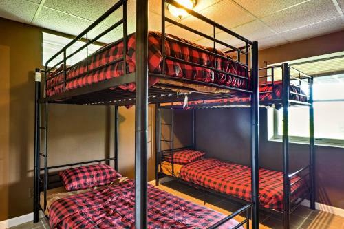 Catskill Chalet Cabin About 3 Mi From Belleayre Resort!
