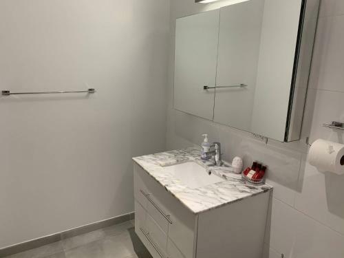 Apartamento East Side Corporate Central 30 Day Stays