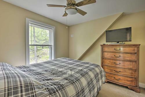 Cozy Old Forge Home With 2 Porches, Fire Pit, Hot Tub