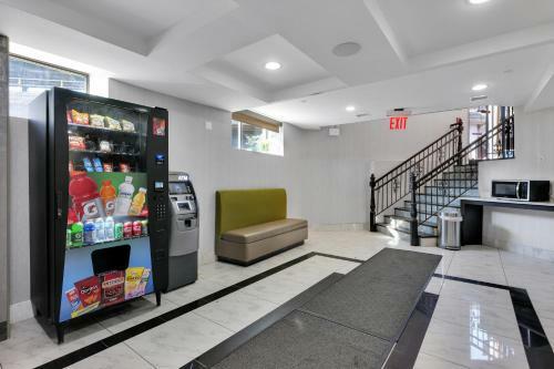 Hotel Mint Jfk Airport