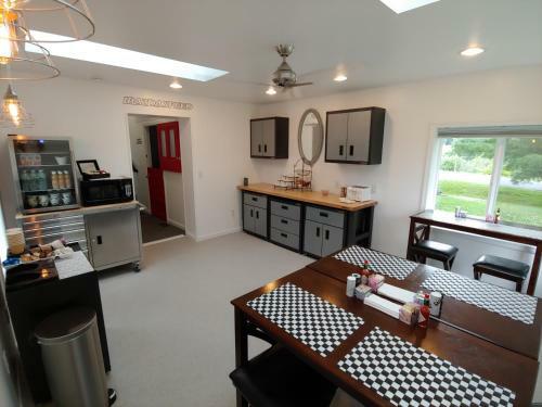 Apex Inn Bed And Breakfast