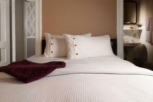 Bed & Breakfast Rosemont Inn