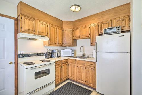 Apartamento Peaceful Family Condo With Deck And Mountain View!