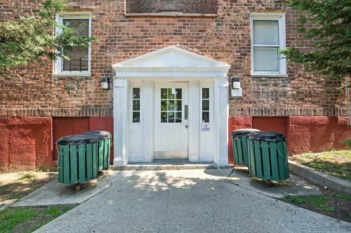 Apartamento Quaint Yonkers Condo - 1 Block To Hudson River!