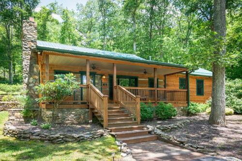 Cool Stream Lodge Cabin
