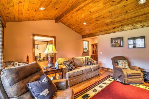 Quaint Banner Elk Home On 3 Acres - Ski Sugar Mtn!