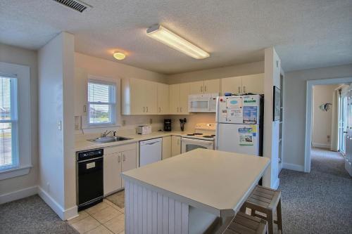 41057-2 Hwy 12 Islander Condo