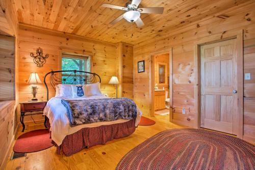 House Of Views In Beech Mountain With Hot Tub, Deck