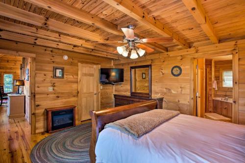 House Of Views In Beech Mountain With Hot Tub, Deck