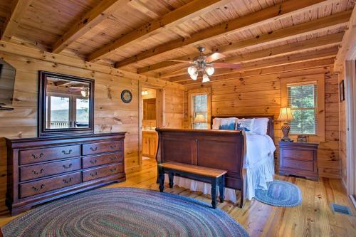 House Of Views In Beech Mountain With Hot Tub, Deck