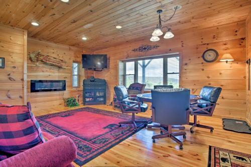 House Of Views In Beech Mountain With Hot Tub, Deck