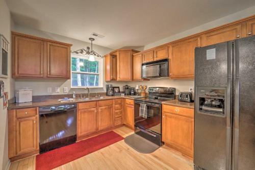 Quiet Family Home 2 Mi To Beech Mountain Resort!