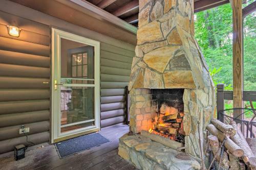 Quaint Cabin With Outdoor Fireplace And Sunroom!