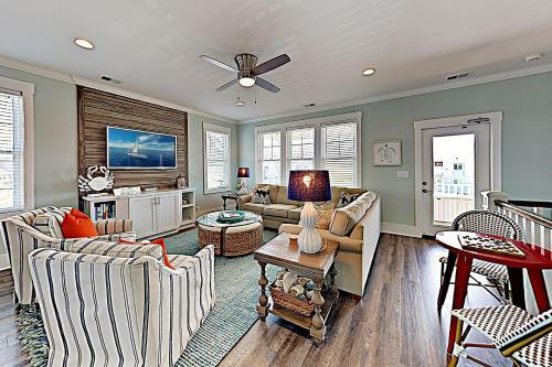 Chic Coastal Home With Pool, Ocean Views, Near Beach Home
