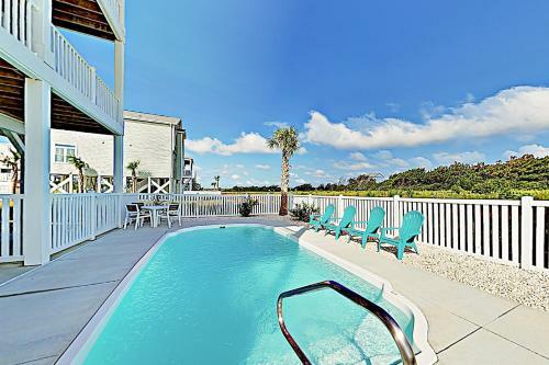 Chic Coastal Home With Pool, Ocean Views, Near Beach Home