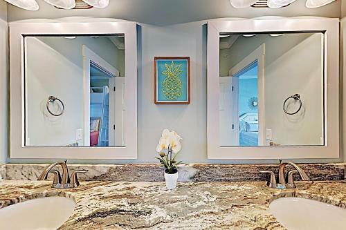 Chic Coastal Home With Pool, Ocean Views, Near Beach Home