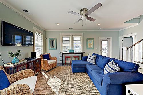 Chic Coastal Home With Pool, Ocean Views, Near Beach Home