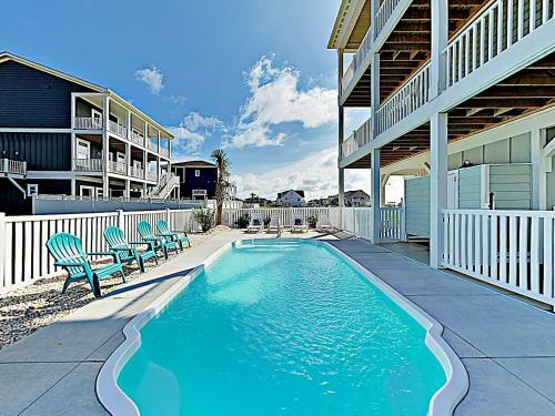 Chic Coastal Home With Pool, Ocean Views, Near Beach Home