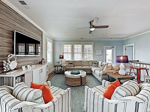 Chic Coastal Home With Pool, Ocean Views, Near Beach Home