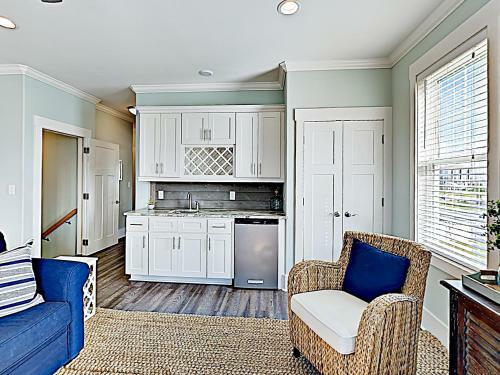 Chic Coastal Home With Pool, Ocean Views, Near Beach Home