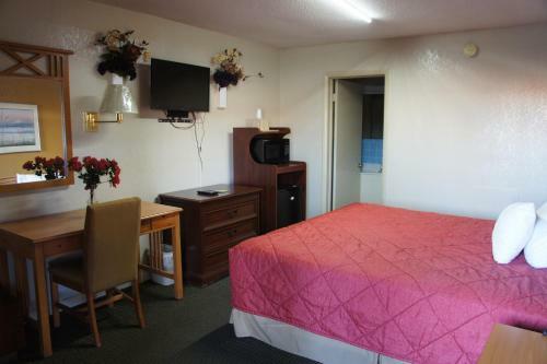 Hotel Royalinn & Suites