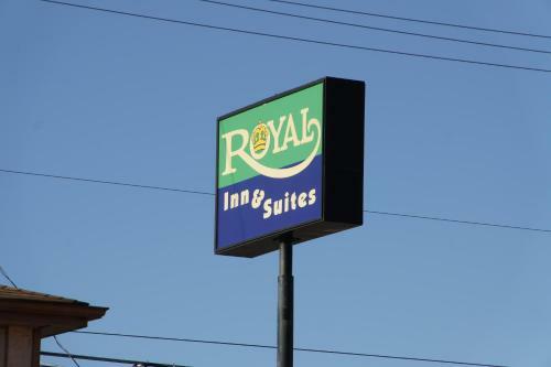 Hotel Royalinn & Suites