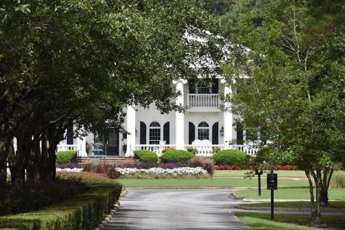 1005 Villa
