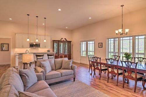 Modern Candler Gem With View, Great For Couples