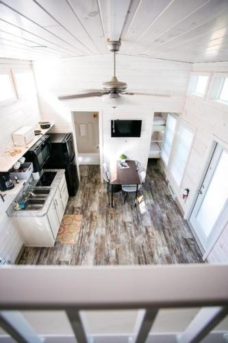 Lakefront Property Two Bedroom #37 At Long Cove Resort