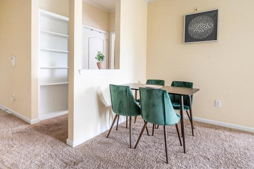 Apartamento Viagem - Durham - Stylish 2br With Patio & Pool