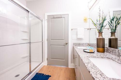 Apartamento Viagem Stunning 2br With Workspace, Patio And Gym