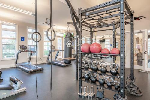 Apartamento Viagem Stunning 2br With Workspace, Patio And Gym