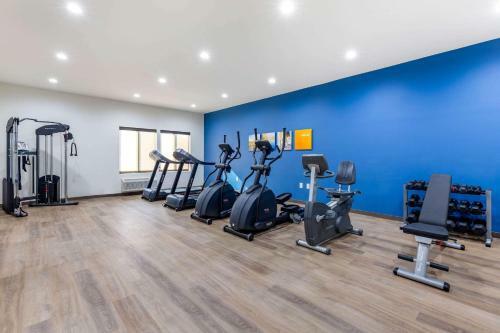 Hotel Comfort Suites Greensboro Airport