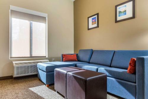 Hotel Comfort Suites Greensboro Airport