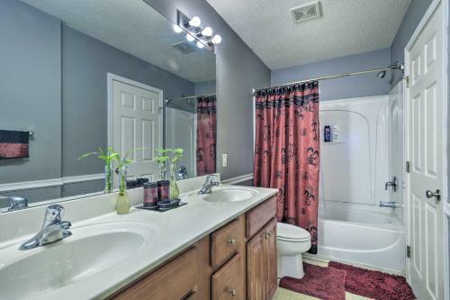 Greensboro Getaway With Patio About 7 Mi To Downtown