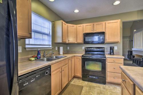Greensboro Getaway With Patio About 7 Mi To Downtown