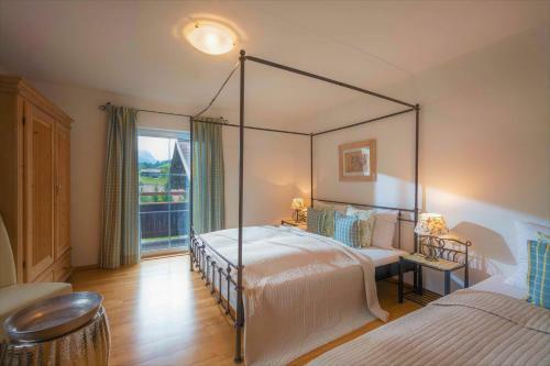 Hostal Pension Chalet Schott