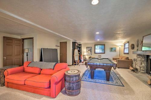 Mirror Lake Home With Game Room And Large Deck!