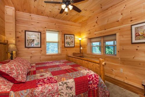 Mountain-view Cabin Retreat With Hot Tub & Firepit Cabin