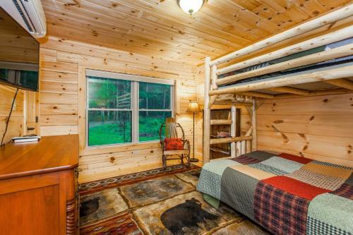 Mountain-view Cabin Retreat With Hot Tub & Firepit Cabin