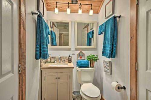 Renovated Highlands Cottage 3 Mi To Downtown!