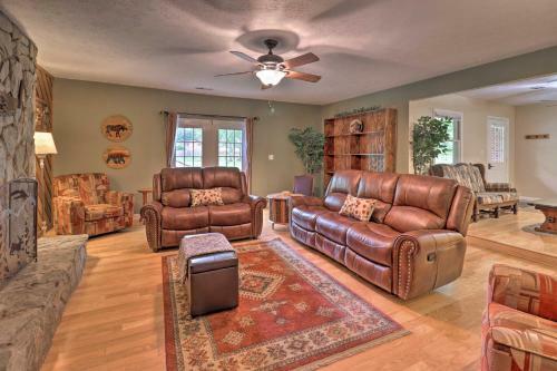 Quiet Home With Fire Pit And Bbq, 5 Mi To Downtown