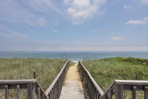 Br4 - Sand N Sea At The Breakers