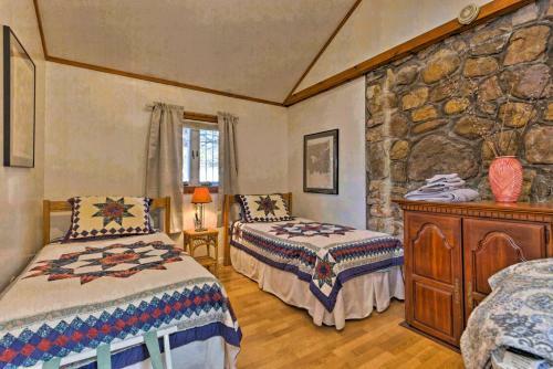 The Rock Cottage - Quiet Escape With Porch!