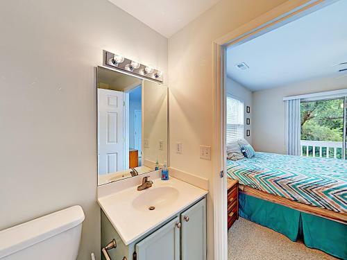 Apartamento New Listing! Pelican Perch - Walk To Beach Home