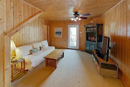 Lake Lure Waterfront At Rumbling Bald With Docks, Views And Use Home